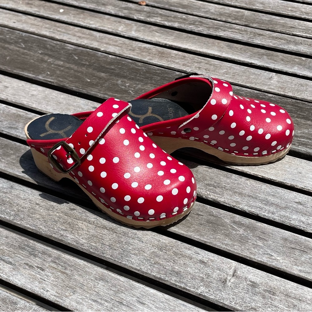 27 Cape Clogs Red Polka Dot Clog Mules